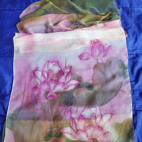 NWOT Water Lily 19x62"Scarf Soft Pastel Pink, Green Gently Drapes Over Shoulders - Picture 7 of 10